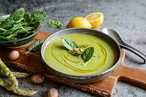 Crema asparagi e spinaci con Brancaia Il Bianco